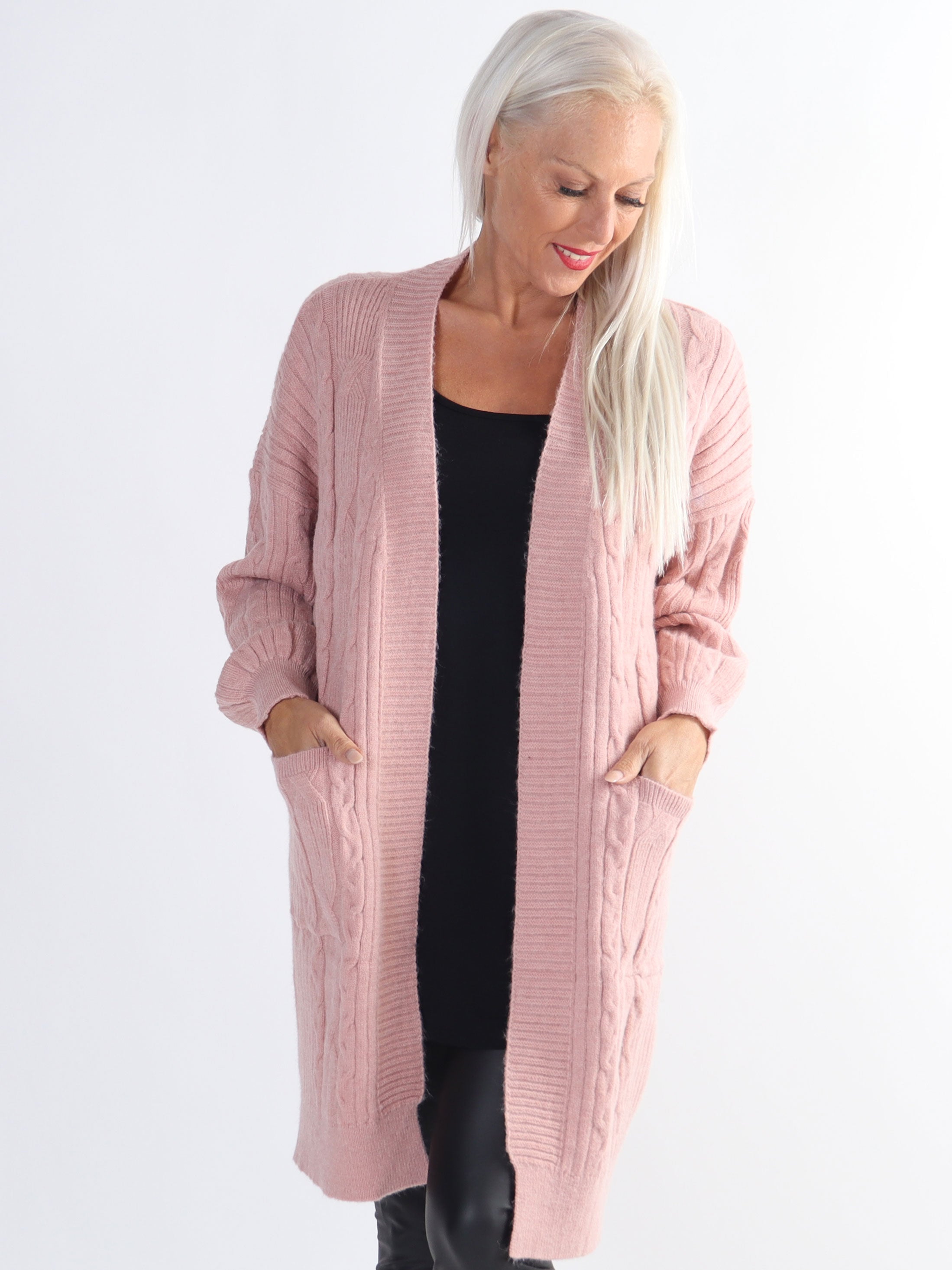 Valeria - Dejlig tyk plus size strikcardigan med lommer